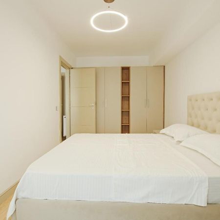 Himson-Beige Apartment Iasi Exterior photo