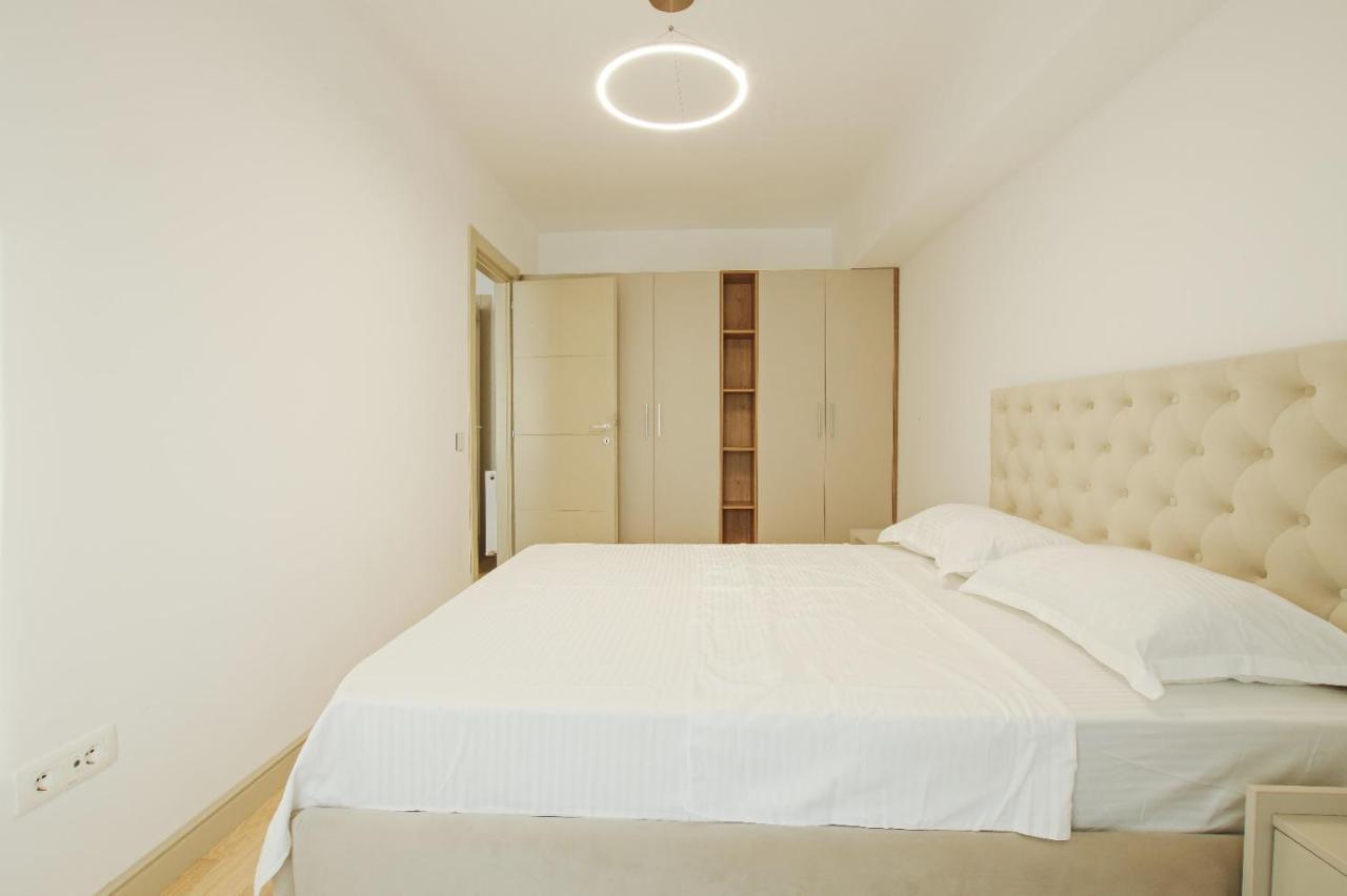Himson-Beige Apartment Iasi Exterior photo