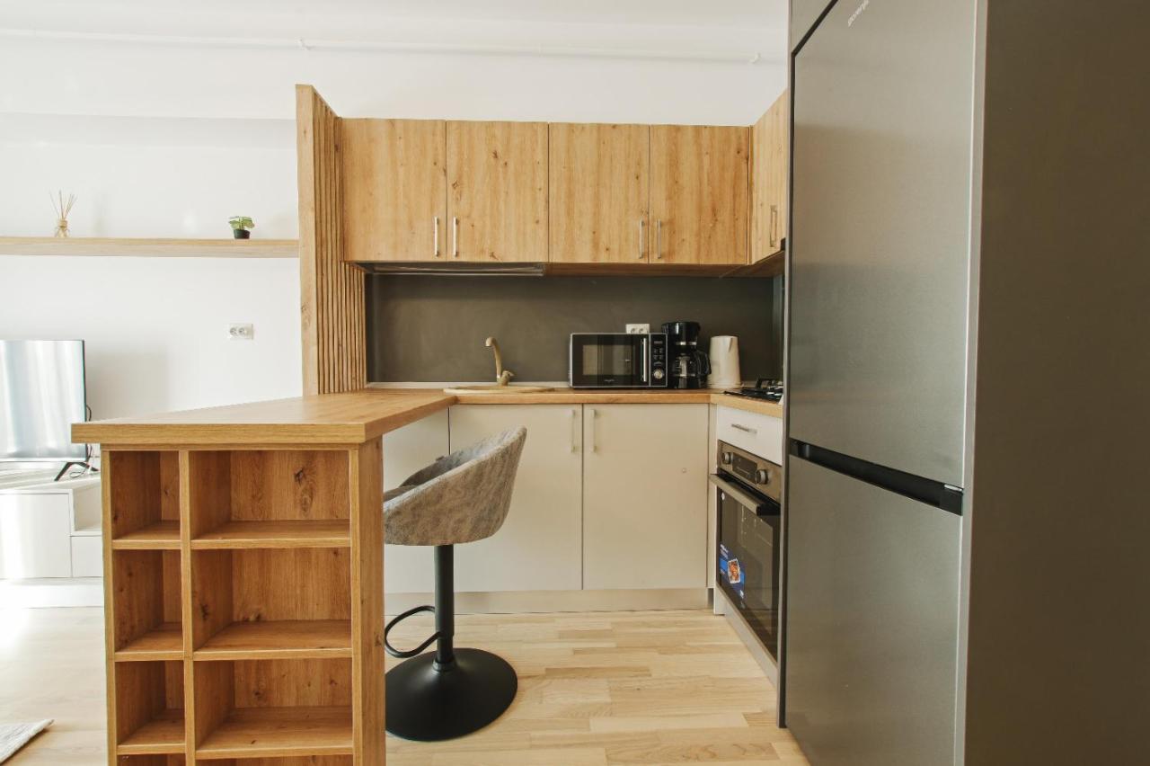 Himson-Beige Apartment Iasi Exterior photo